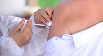 Governo usou projeções irreais e previu vacinação de 50% dos brasileiros em julho, diz CPI